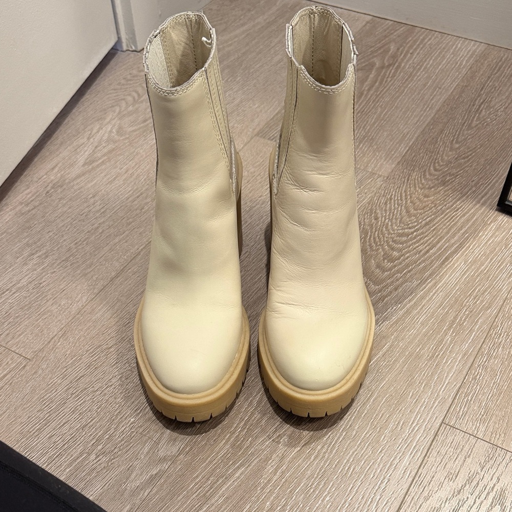 Dolce Vita Women’s Cream Ankle Booties